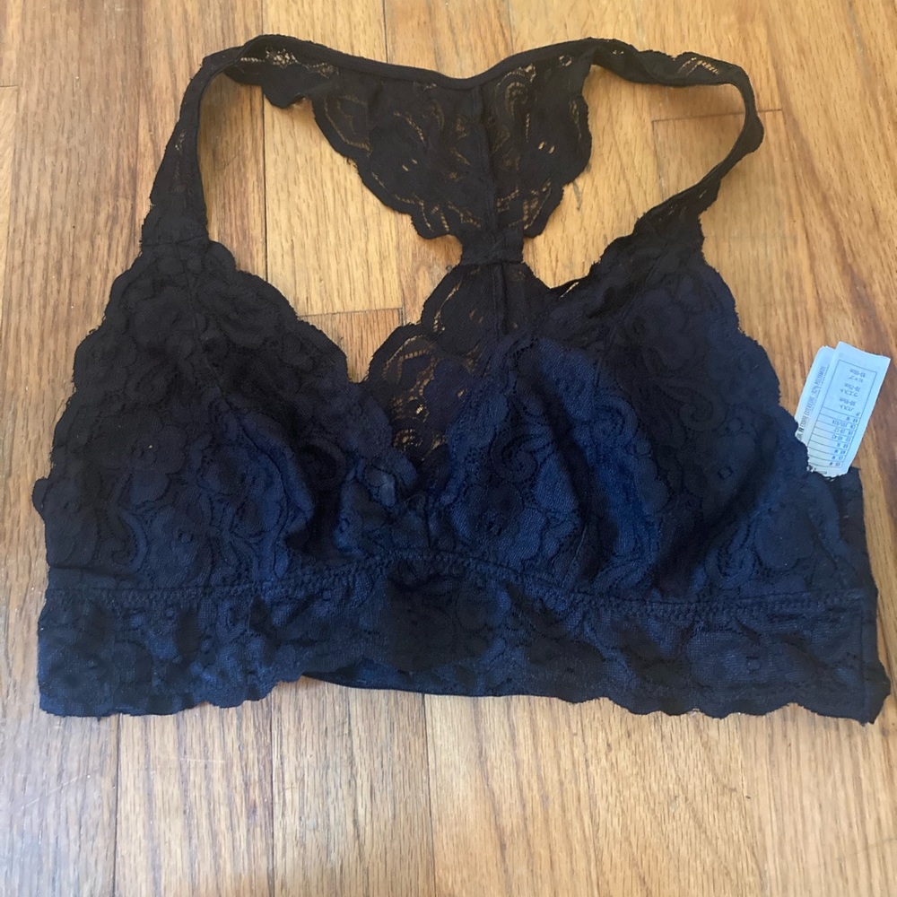 Lightly lined (no padding) black bralette from forever 21 like new